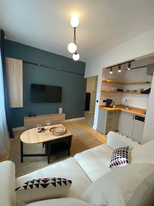 Stunning Apartment Near Metro - Degirmen 64 Istanbul