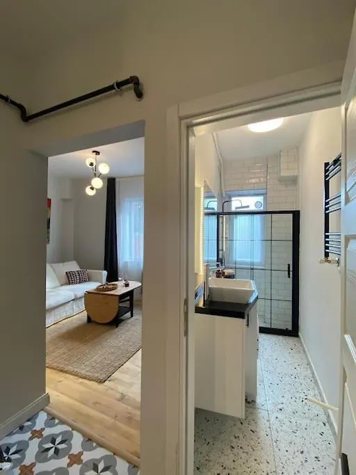 Stunning Apartment Near Metro - Degirmen 64 Istanbul 0*,