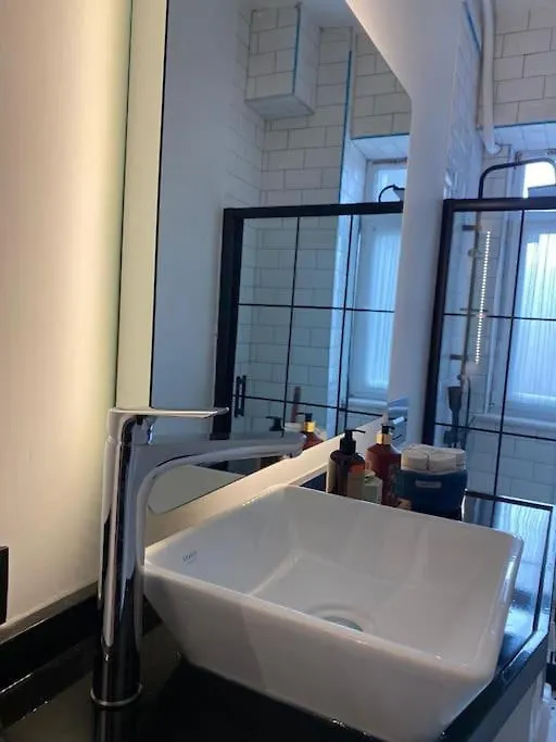 Stunning Apartment Near Metro - Degirmen 64 Istanbul